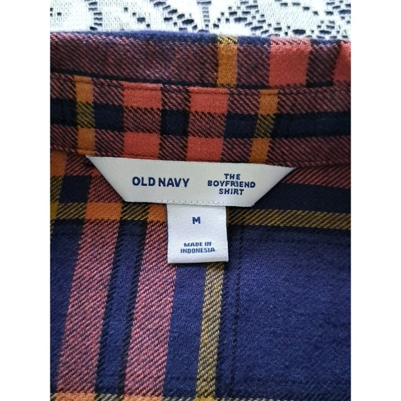 Old Navy The Boyfriend Shirt M Dark Pink Blue Plaid Pocket Long Sleeve Button Up - Picture 3 of 9